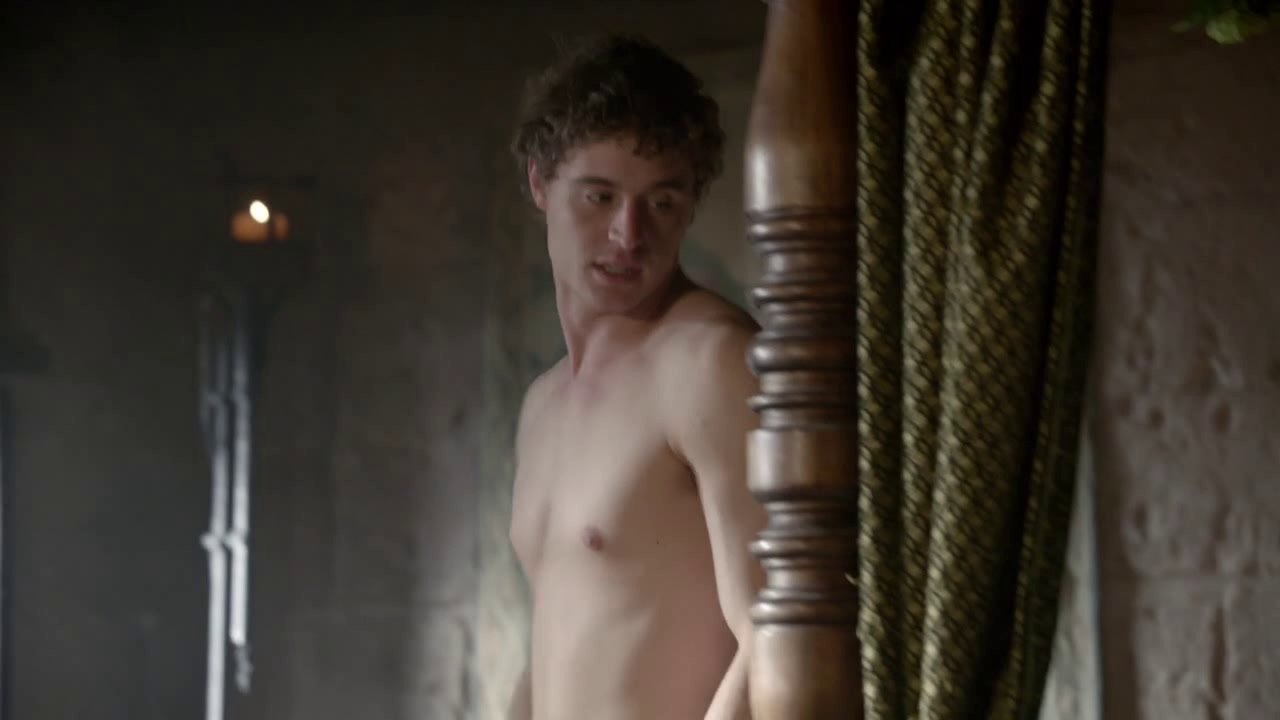 Nudes of Max Irons