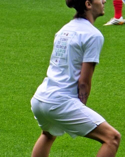 Louis Tomlinson and his ass