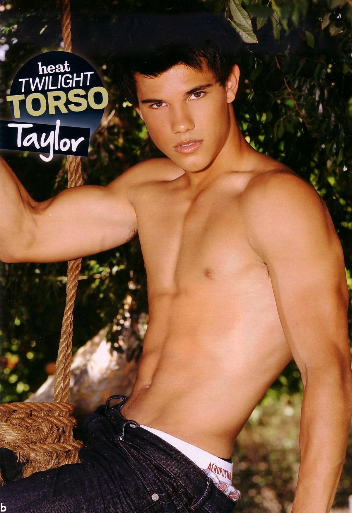 Taylor Lautner nude pics