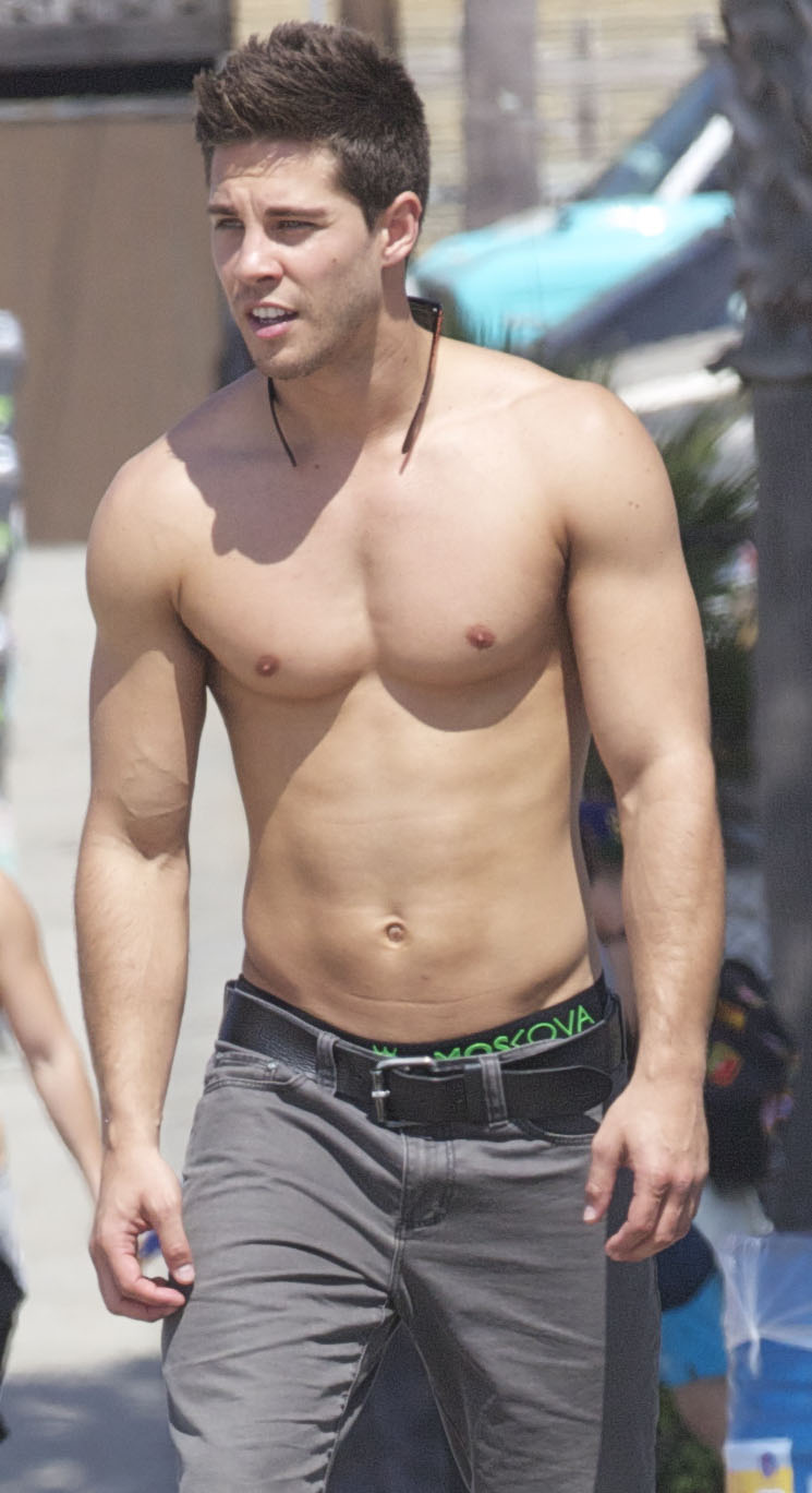 Dean Geyer’s Hairy Dong In HQ