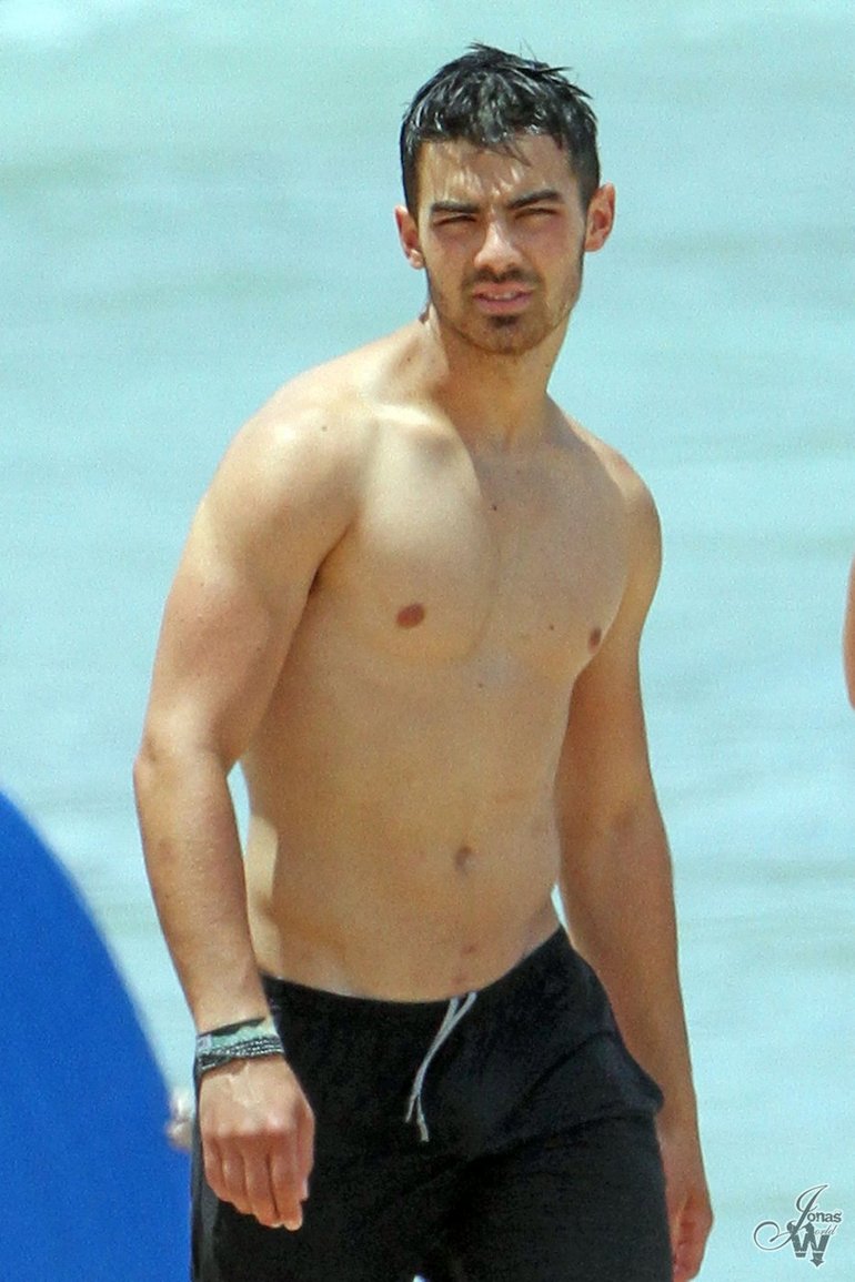 Joe Jonas And His Impressive Oily Body