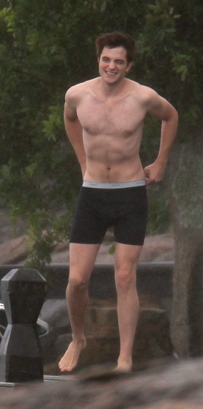 Robert Pattinson And His Beautiful Sparkly Abs