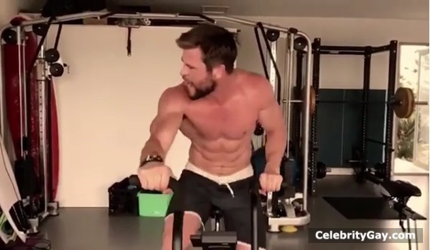 Chris Hemsworth Sexy (31 photos)