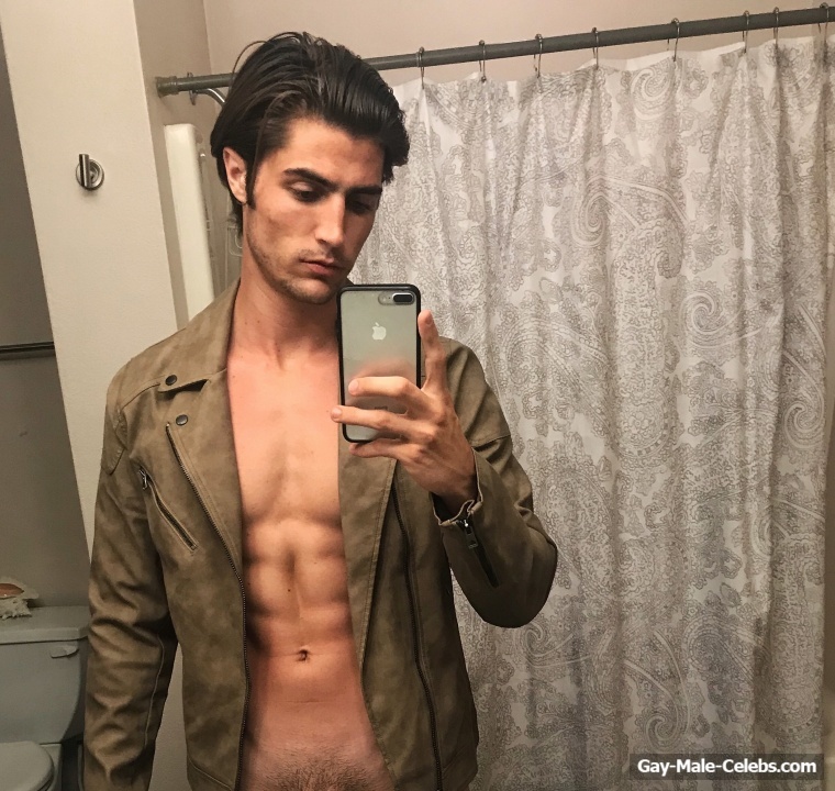 Austin Sikora Naked (3 Photos)