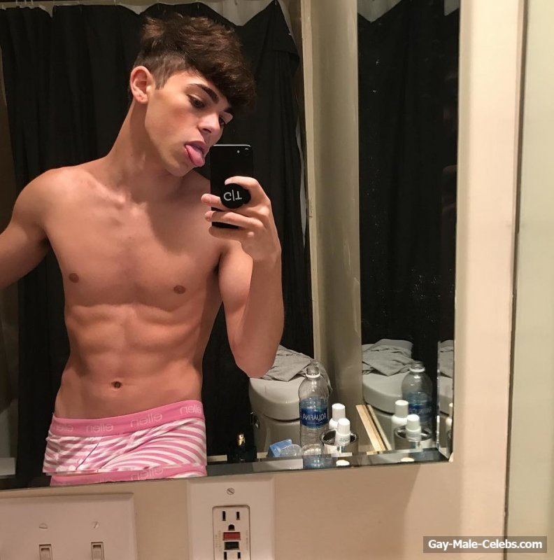 Mikey Barone Leaked (7 Photos)