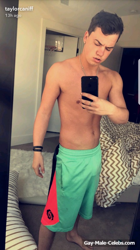 Taylor Caniff Naked (4 Photos)