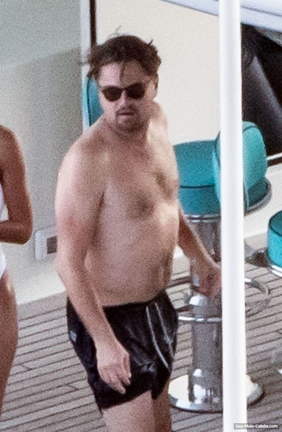 Leonardo DiCaprio Shirtless (5 Photos)