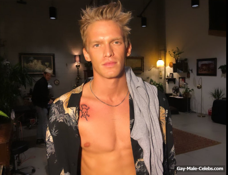 Cody Simpson Sexy (5 Photos)