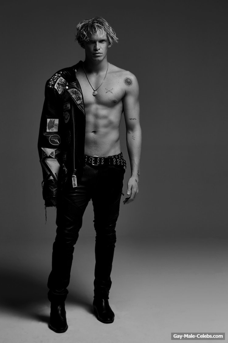 Cody Simpson Shirtless (5 Photos)