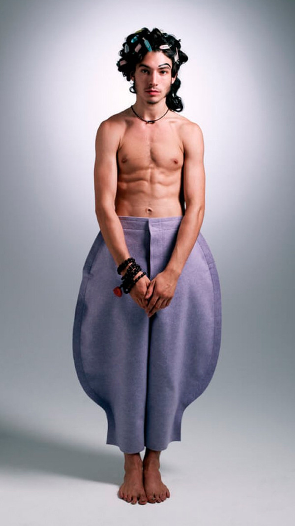Ezra Miller Shirtless (1 Photo)