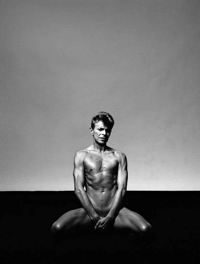 David Bowie Naked (1 Photo)