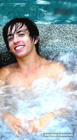 Kevin McHale Naked (3 Photos)